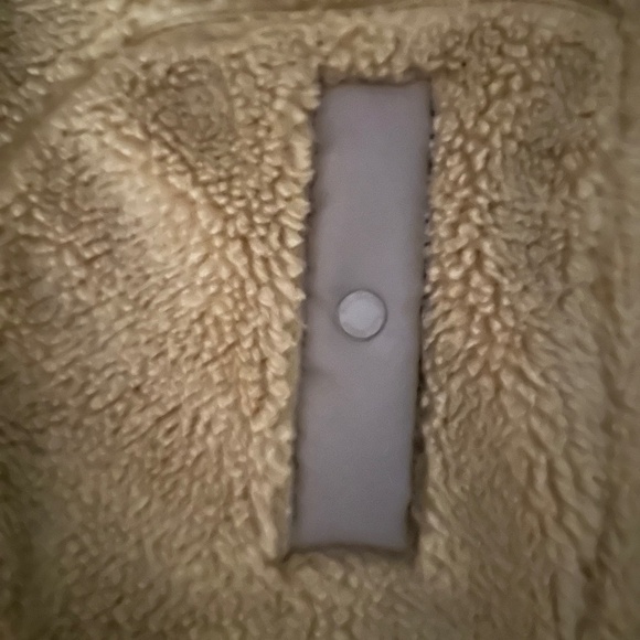 LL Bean Women’s Sherpa Fleece Jacket - Picture 7 of 10